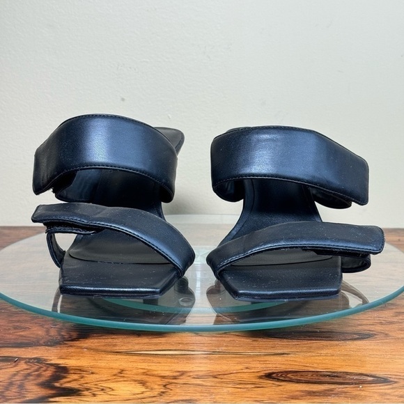 Open Edit Quincy Sandal in black - Picture 11 of 16